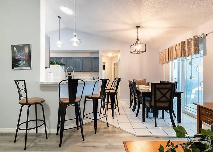 13 Mins From Disney Arcade, Private Pool, & Themed Rooms