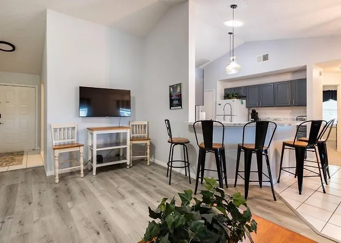 13 Mins From Disney Arcade, Private Pool, & Themed Rooms