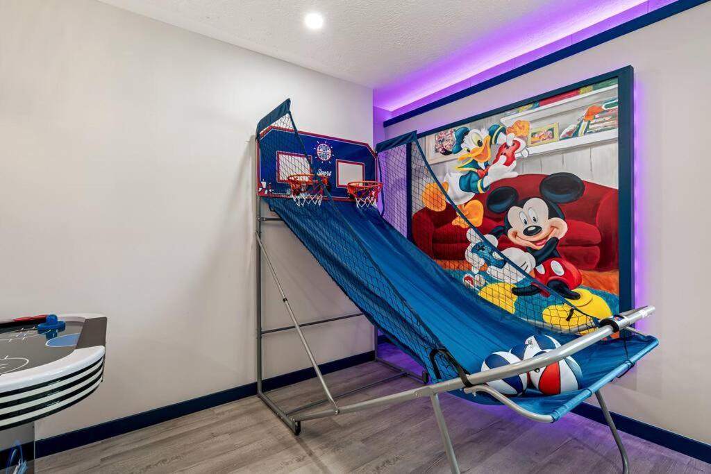 13 Mins From Arcade, Private Pool, & Themed Orlando