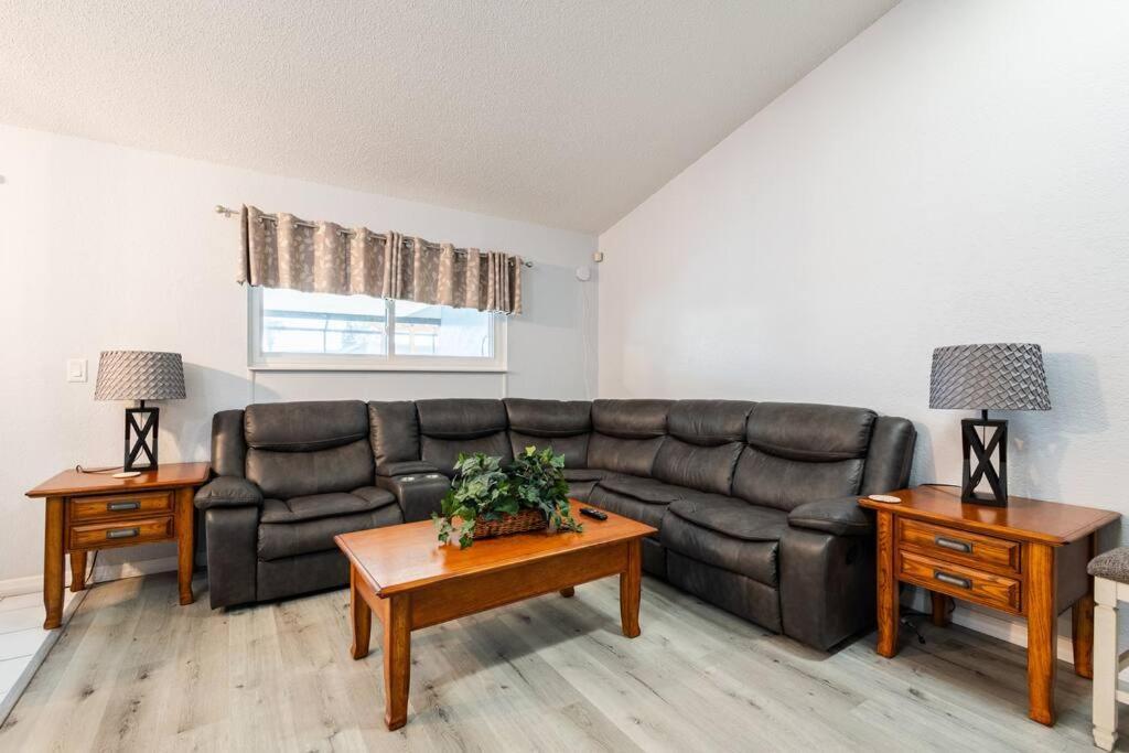 13 Mins From Arcade, Private Pool, & Themed