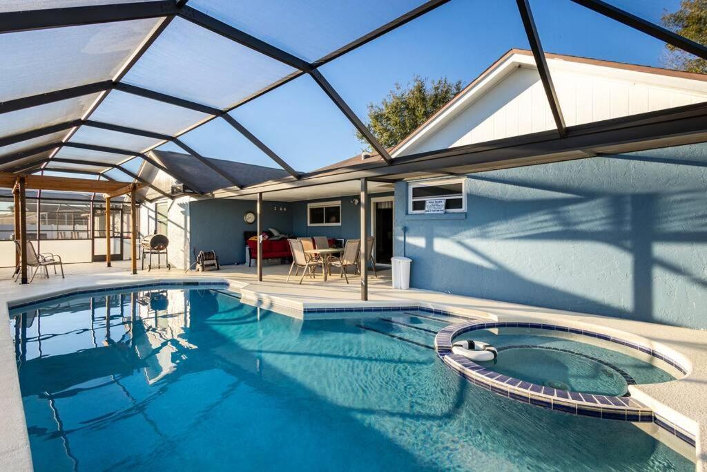Holiday home 13 Mins From Arcade, Private Pool, & Themed Orlando